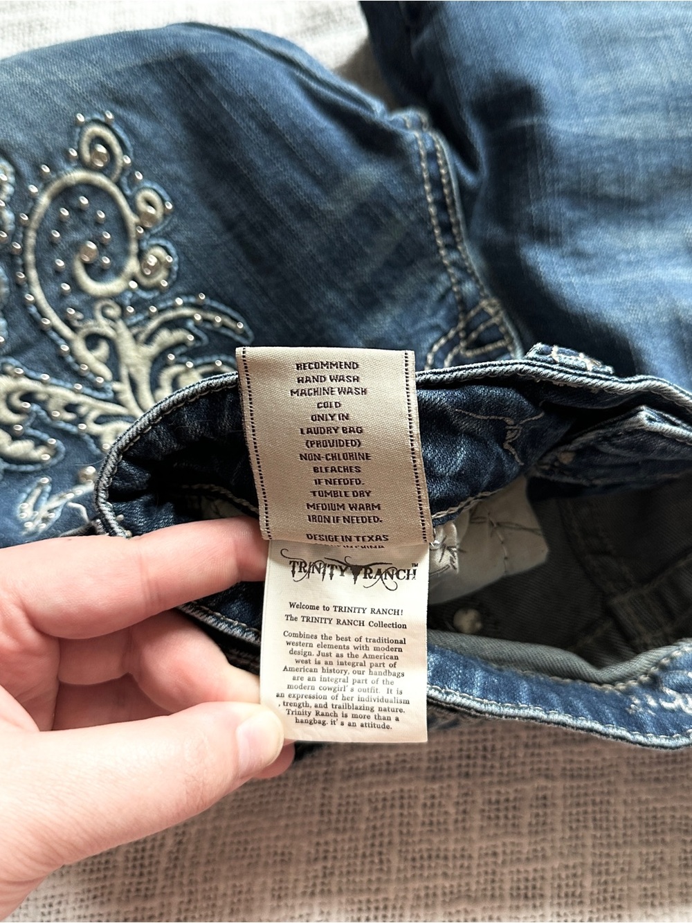 Trinity Ranch Embroidery Embossed Studded Low Rise Bootcut Jeans 🐃 Size 1 - Picture 4 of 8